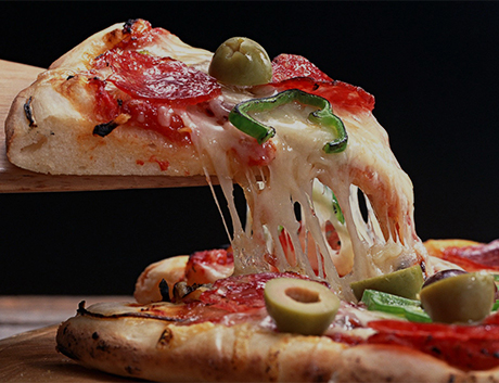 Pizza Proaspăt Coaptă